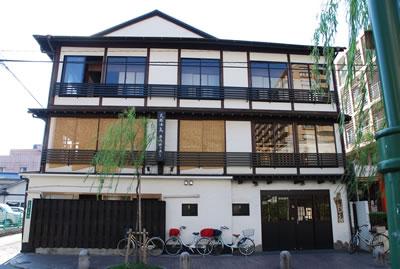 hakatayu_entrance.jpg