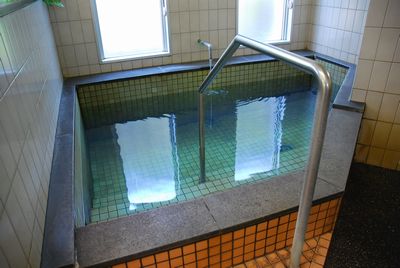 つばき湯小浴槽.jpg